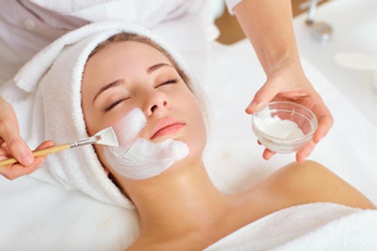 Serene Harmony: Hot Stone Massage & Deep Hydration Ritual – by A&B Barbers